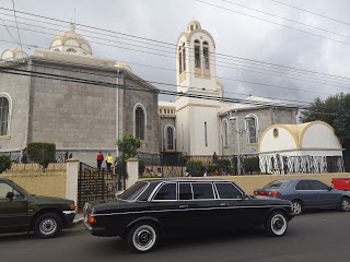 Basilica-of-Our-Lady-of-the-Angels-Cartago.-COSTA-RICA-MERCEDES-W123-300D-LIMO.jpg
