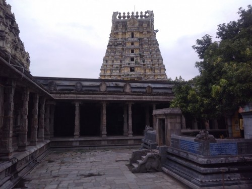 Ekambareswarar Temple (Ekambaranathar Temple) is a Hindu temple dedicated to the deity Shiva, located in the town of Kanchipuram in Tamil Nadu, India.[ It is significant to the Hindu sect of Saivism as one of the temples associated with the five elements, the Pancha Bhoota Stalas, and specifically the element of earth, or Prithvi. Shiva is worshiped as Ekambareswarar or Ekambaranathar, and is represented by the lingam, with his idol referred to as Prithvi lingam. His consort Parvati is depicted as Gowridevi Amman. The presiding deity is revered in the 7th century Tamil Saiva canonical work, the Tevaram, written by Tamil saint poets known as the nayanars and classified as Paadal Petra Sthalam