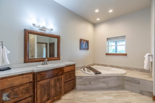 Master-suite-bathroom-768x512.jpg